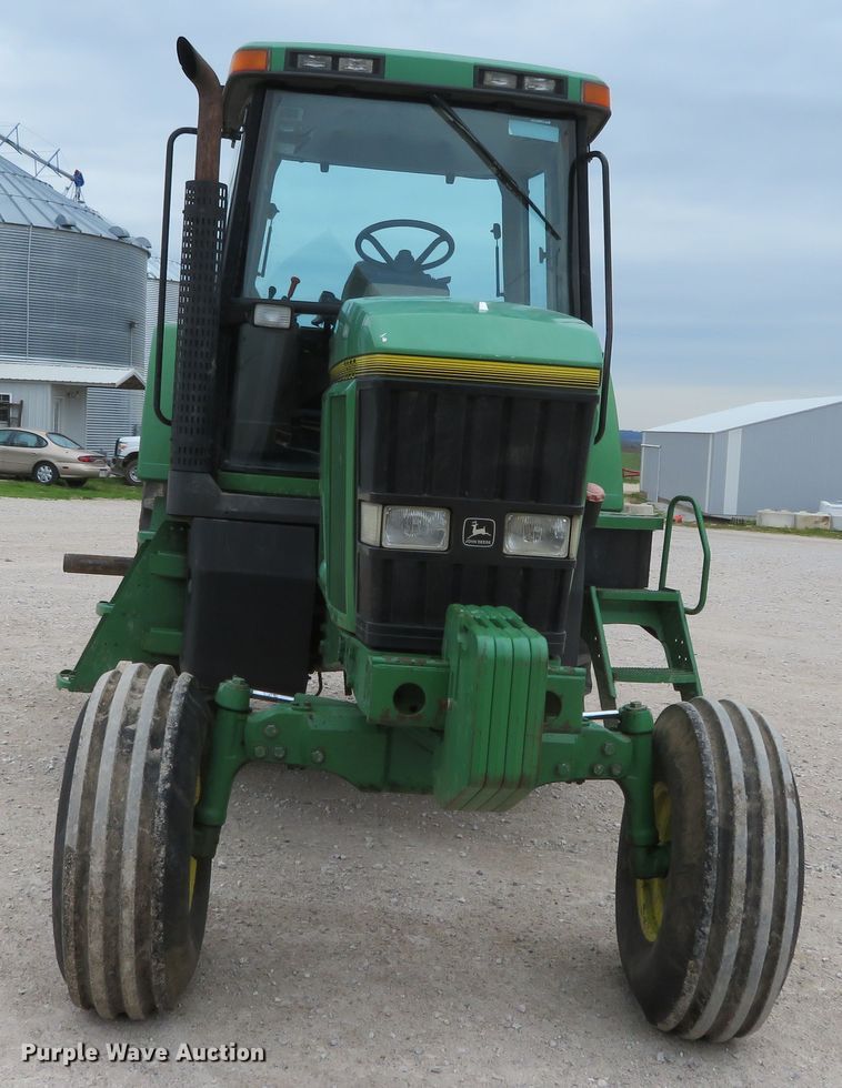 image for item DN7963 1994 John Deere 7800  tractor