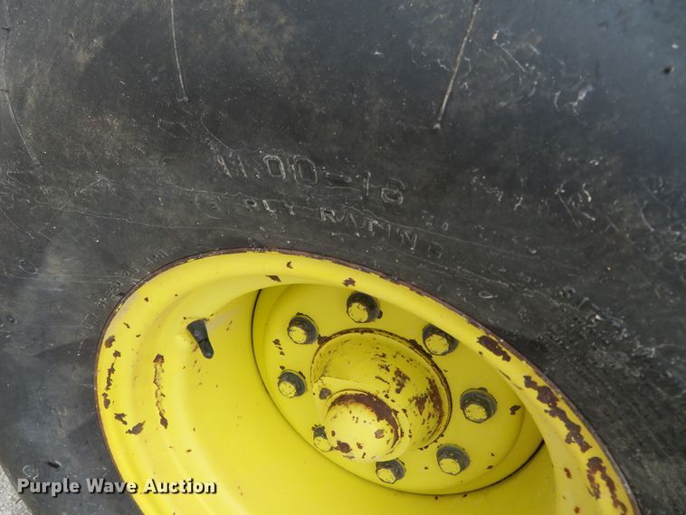 image for item DN7963 1994 John Deere 7800  tractor