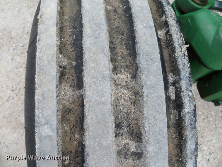 image for item DN7963 1994 John Deere 7800  tractor