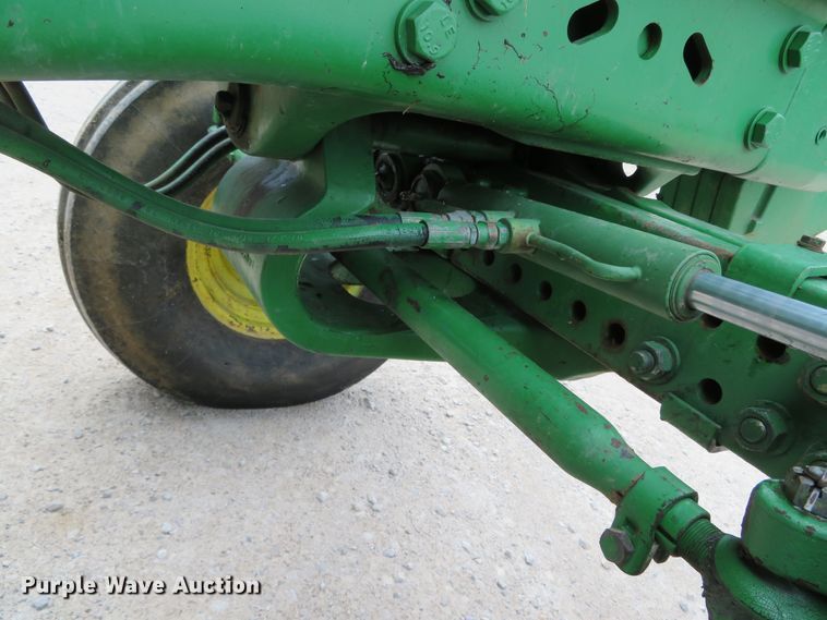 image for item DN7963 1994 John Deere 7800  tractor