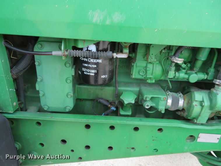 image for item DN7963 1994 John Deere 7800  tractor