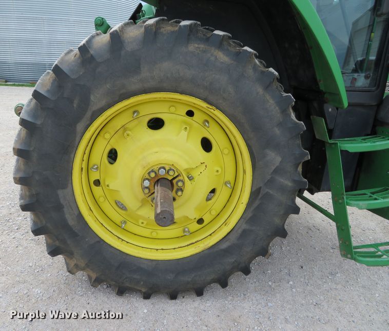 image for item DN7963 1994 John Deere 7800  tractor