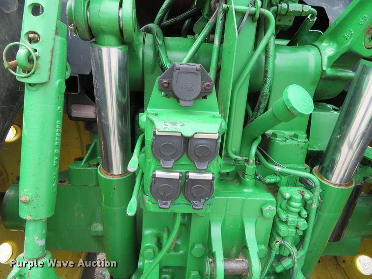 image for item DN7963 1994 John Deere 7800  tractor
