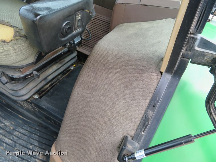 image for item DN7963 1994 John Deere 7800  tractor