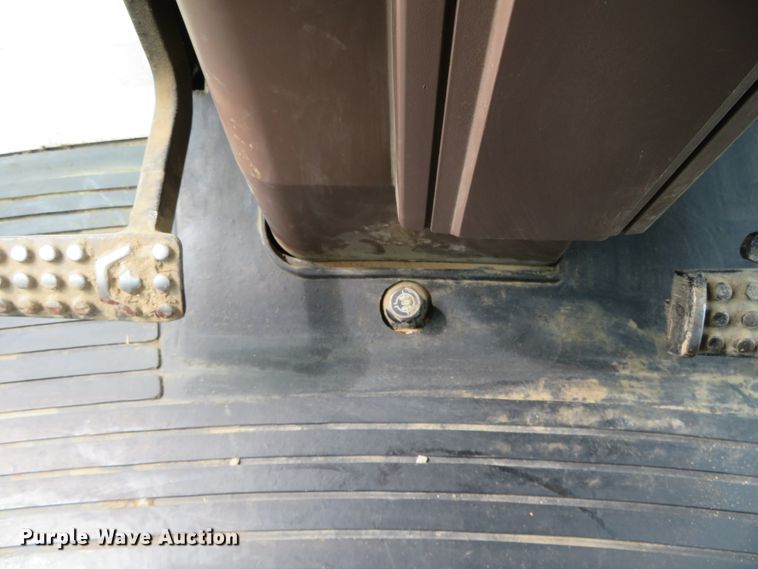 image for item DN7963 1994 John Deere 7800  tractor