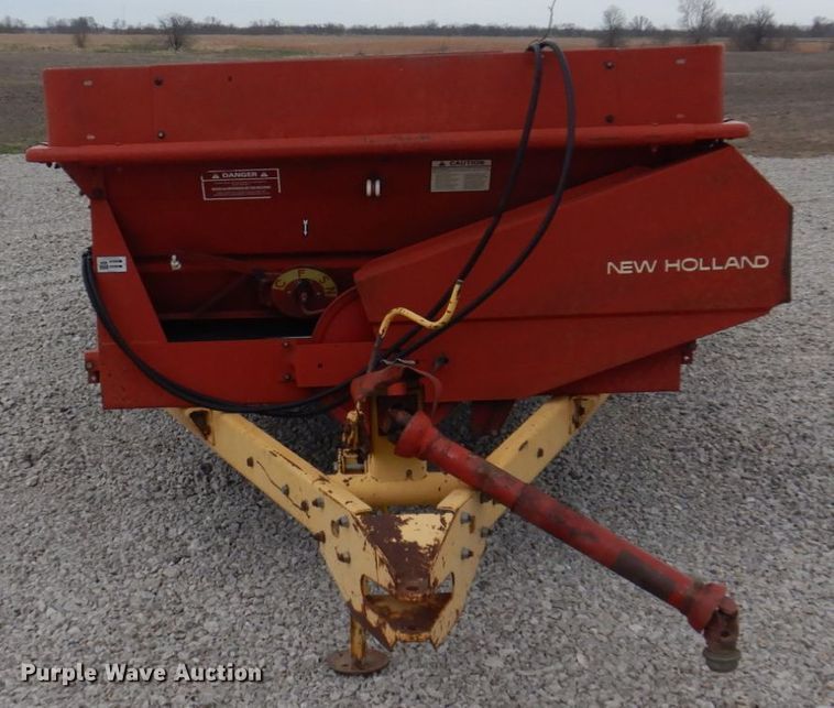 image for item DP5454 New Holland 520  manure spreader
