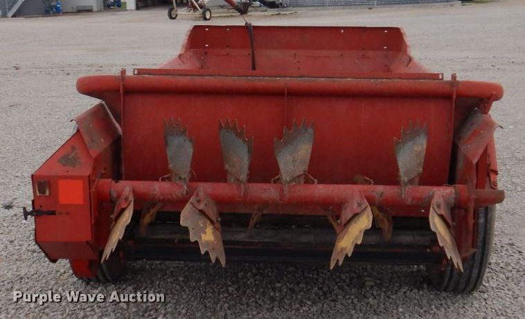 image for item DP5454 New Holland 520  manure spreader