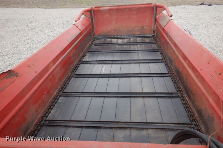 image for item DP5454 New Holland 520  manure spreader