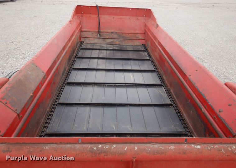 image for item DP5454 New Holland 520  manure spreader