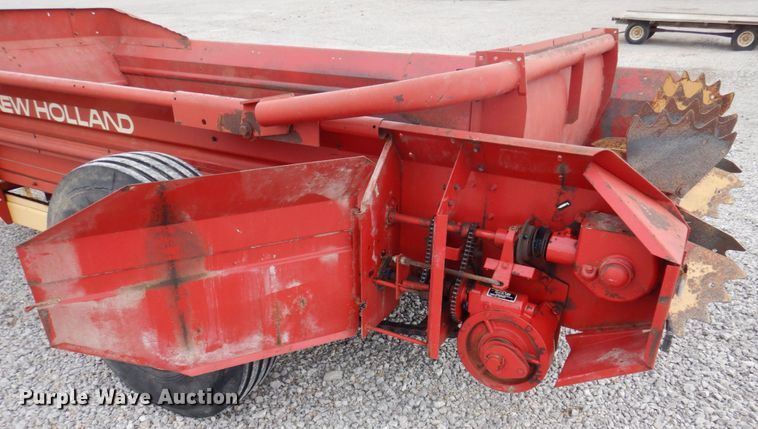 image for item DP5454 New Holland 520  manure spreader