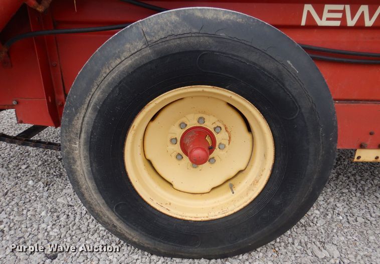 image for item DP5454 New Holland 520  manure spreader