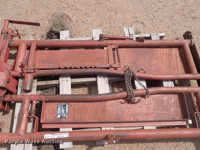 image for item HR9959 My-D Han-D  livestock squeeze chute head gate