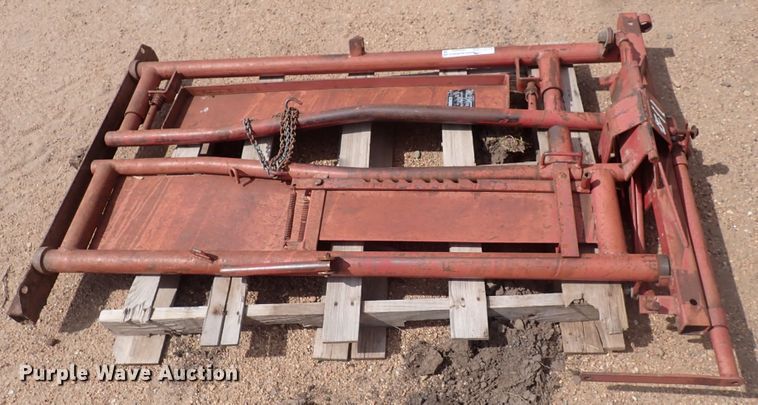 image for item HR9959 My-D Han-D  livestock squeeze chute head gate