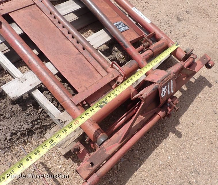 image for item HR9959 My-D Han-D  livestock squeeze chute head gate