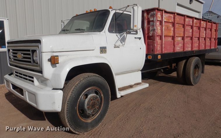 image for item HU9383 1989 GMC C60  grain truck