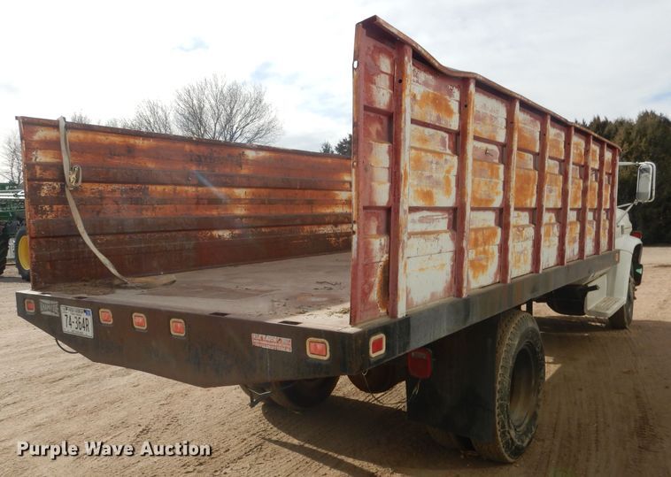 image for item HU9383 1989 GMC C60  grain truck