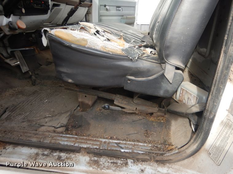 image for item HU9383 1989 GMC C60  grain truck