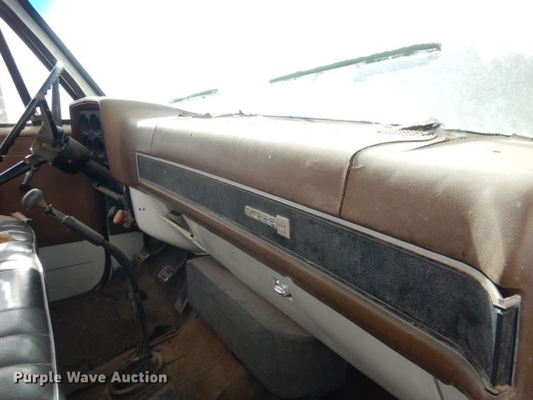 image for item HU9383 1989 GMC C60  grain truck