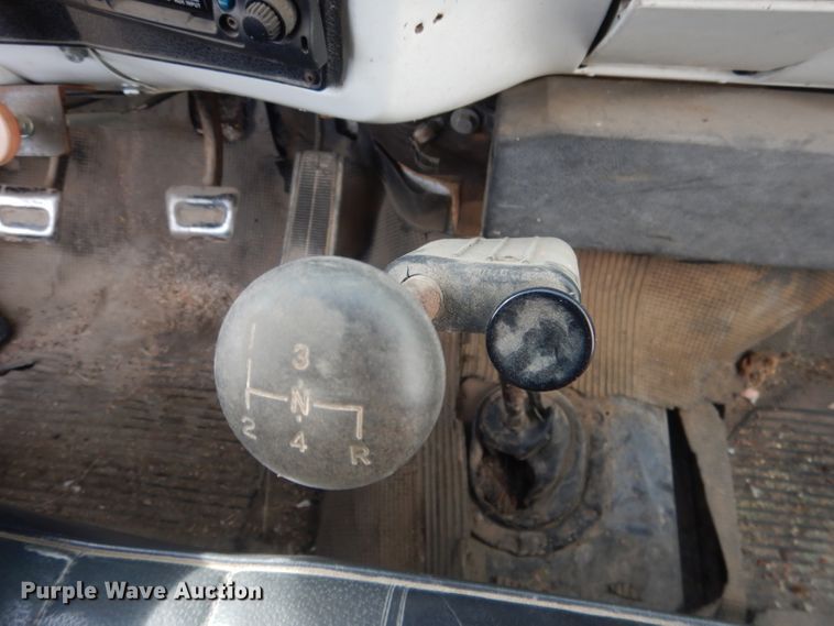 image for item HU9383 1989 GMC C60  grain truck