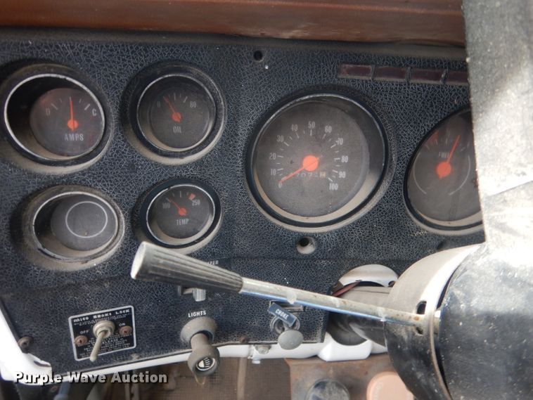 image for item HU9383 1989 GMC C60  grain truck