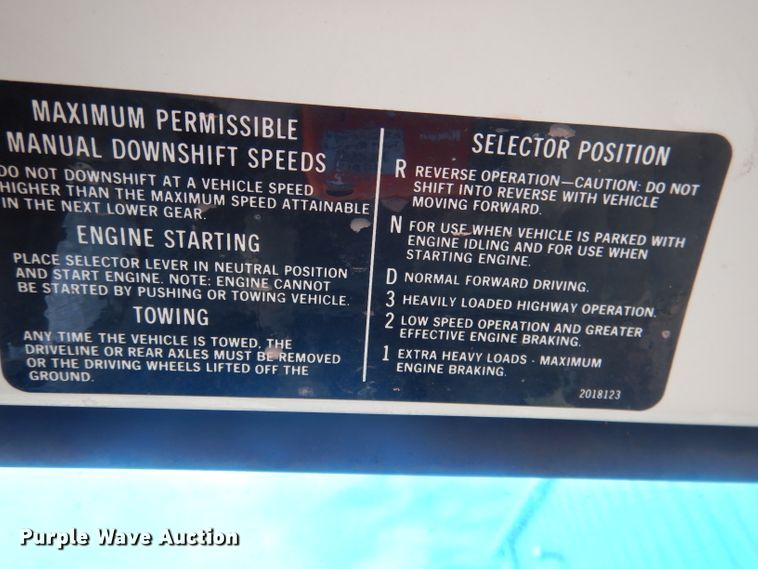 image for item HU9383 1989 GMC C60  grain truck