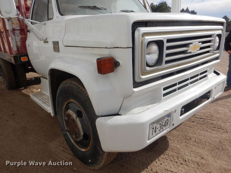 image for item HU9383 1989 GMC C60  grain truck