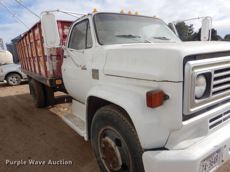 image for item HU9383 1989 GMC C60  grain truck