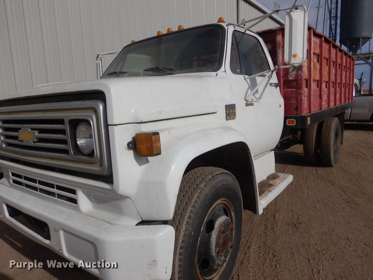 image for item HU9383 1989 GMC C60  grain truck