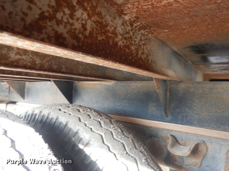 image for item HU9383 1989 GMC C60  grain truck