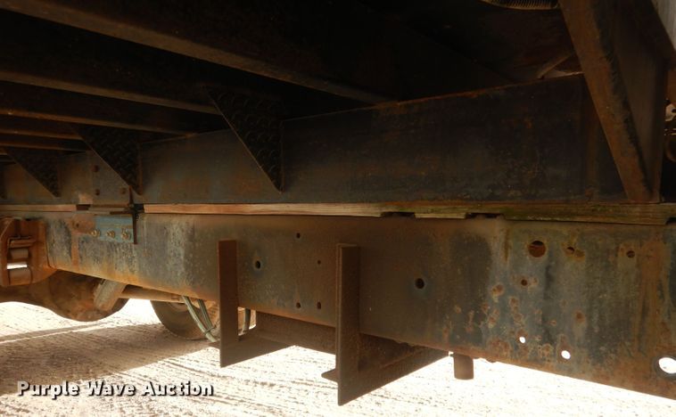 image for item HU9383 1989 GMC C60  grain truck