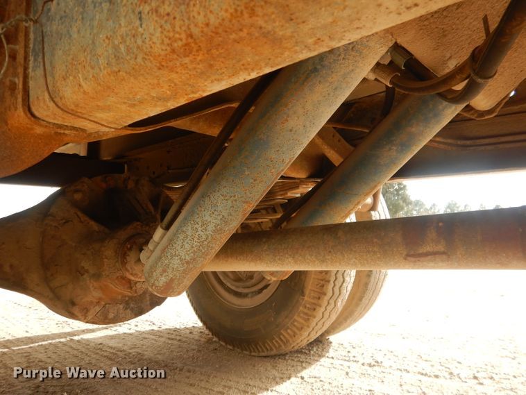 image for item HU9383 1989 GMC C60  grain truck