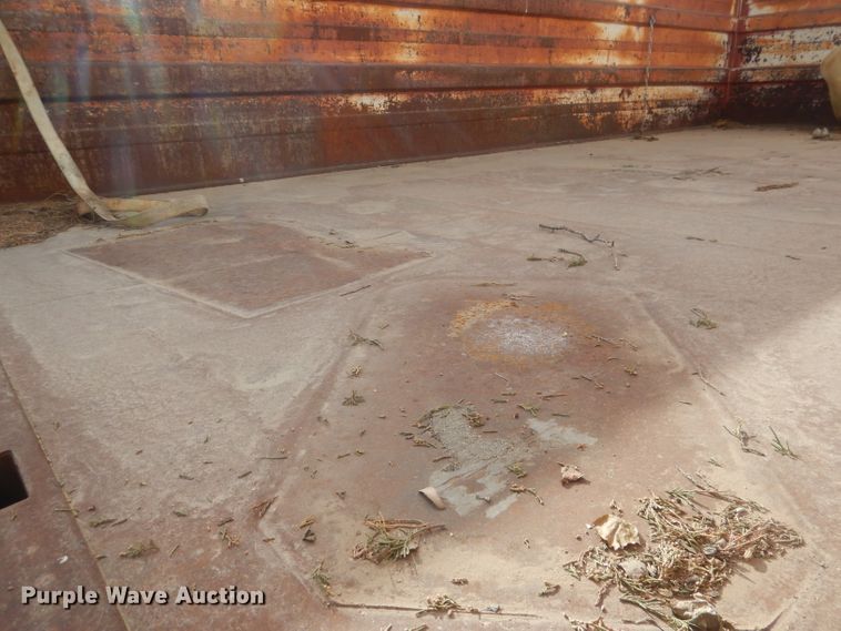 image for item HU9383 1989 GMC C60  grain truck