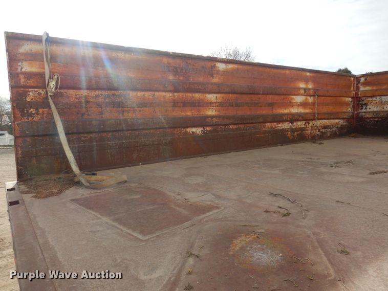 image for item HU9383 1989 GMC C60  grain truck