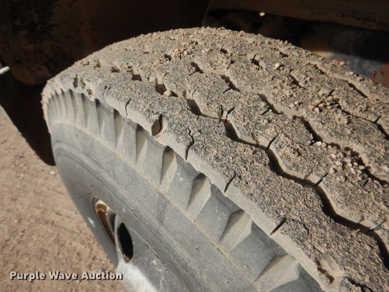 image for item HU9383 1989 GMC C60  grain truck