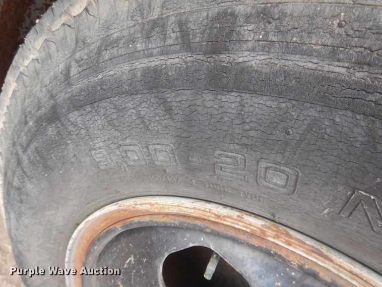 image for item HU9383 1989 GMC C60  grain truck