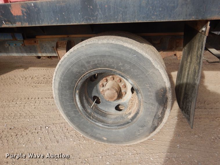 image for item HU9383 1989 GMC C60  grain truck