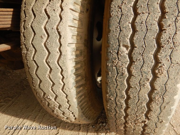 image for item HU9383 1989 GMC C60  grain truck