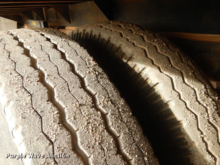 image for item HU9383 1989 GMC C60  grain truck