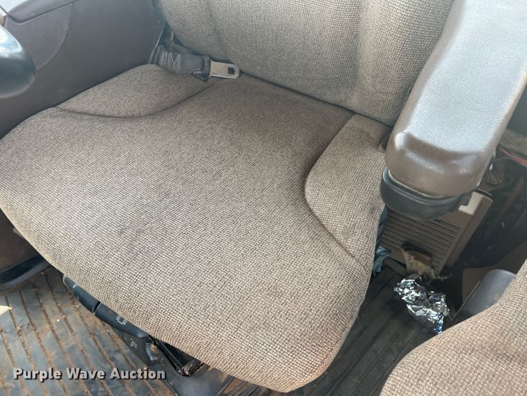 image for item IG9480 2008 John Deere 9530  4WD tractor