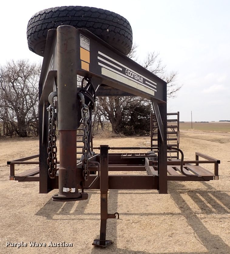image for item IH9665 1998 Donahue EXG-160  windrower trailer