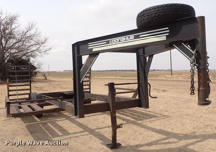image for item IH9665 1998 Donahue EXG-160  windrower trailer