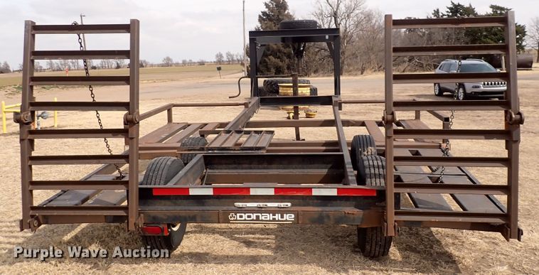 image for item IH9665 1998 Donahue EXG-160  windrower trailer