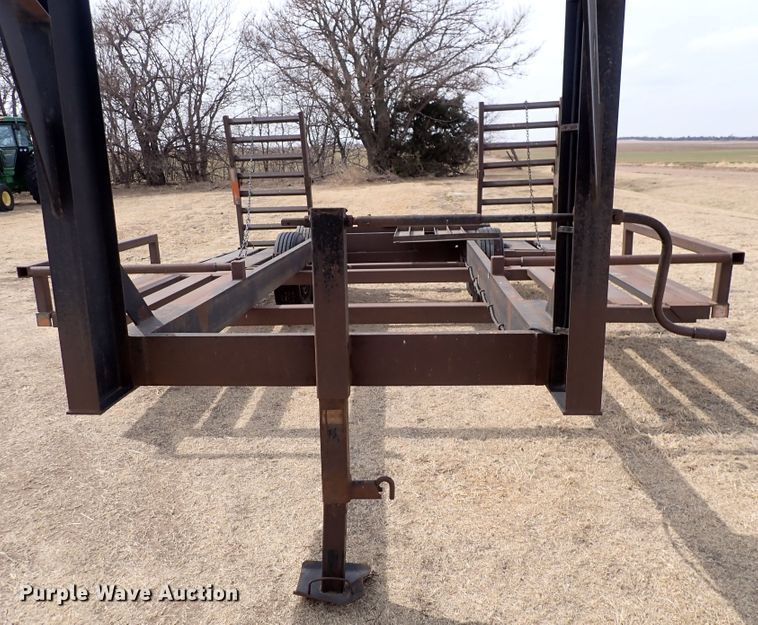 image for item IH9665 1998 Donahue EXG-160  windrower trailer