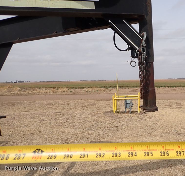 image for item IH9665 1998 Donahue EXG-160  windrower trailer