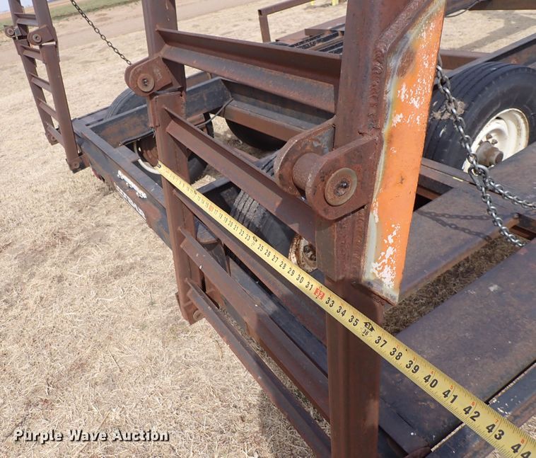 image for item IH9665 1998 Donahue EXG-160  windrower trailer