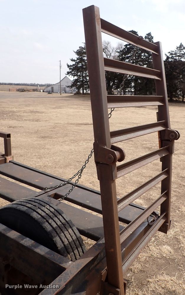 image for item IH9665 1998 Donahue EXG-160  windrower trailer