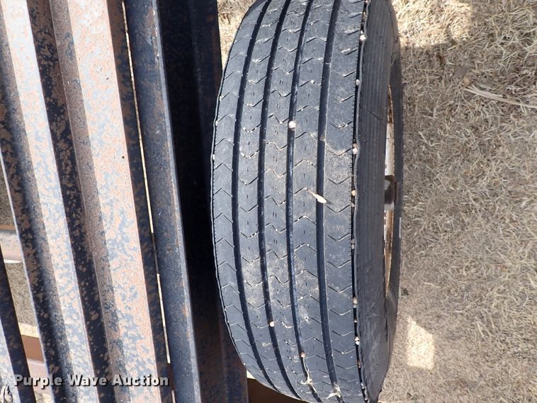 image for item IH9665 1998 Donahue EXG-160  windrower trailer