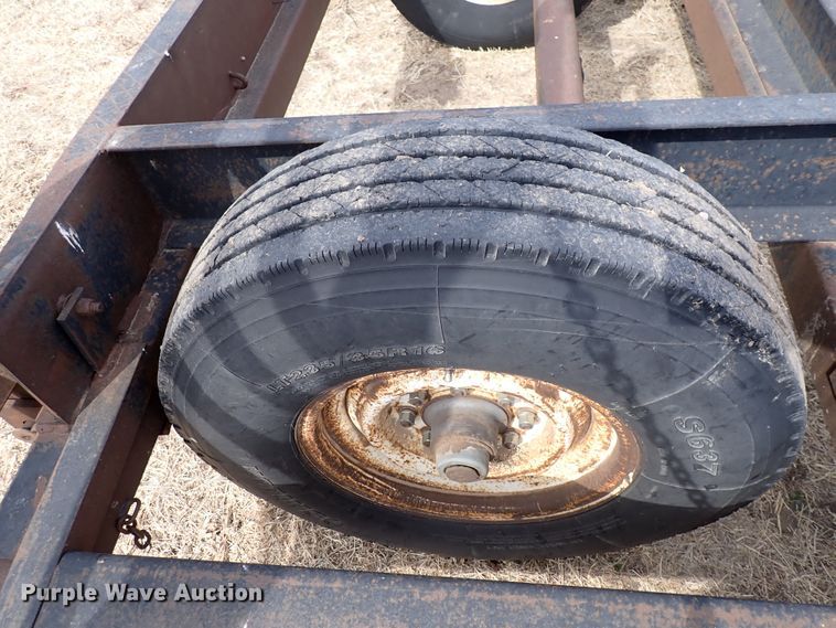 image for item IH9665 1998 Donahue EXG-160  windrower trailer