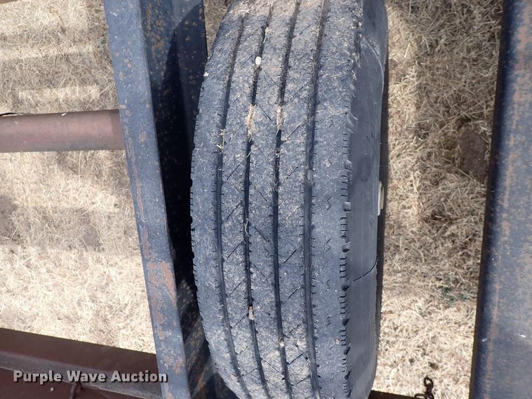 image for item IH9665 1998 Donahue EXG-160  windrower trailer