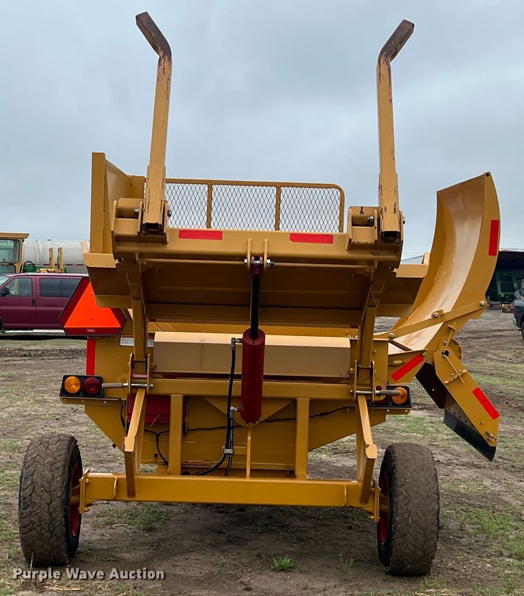 image for item KG9802 HayBuster 2650  bale processor